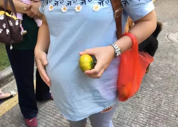 孕妇被狗咬了, 可是婆婆为了肚子的孙子却拒绝给媳妇治疗