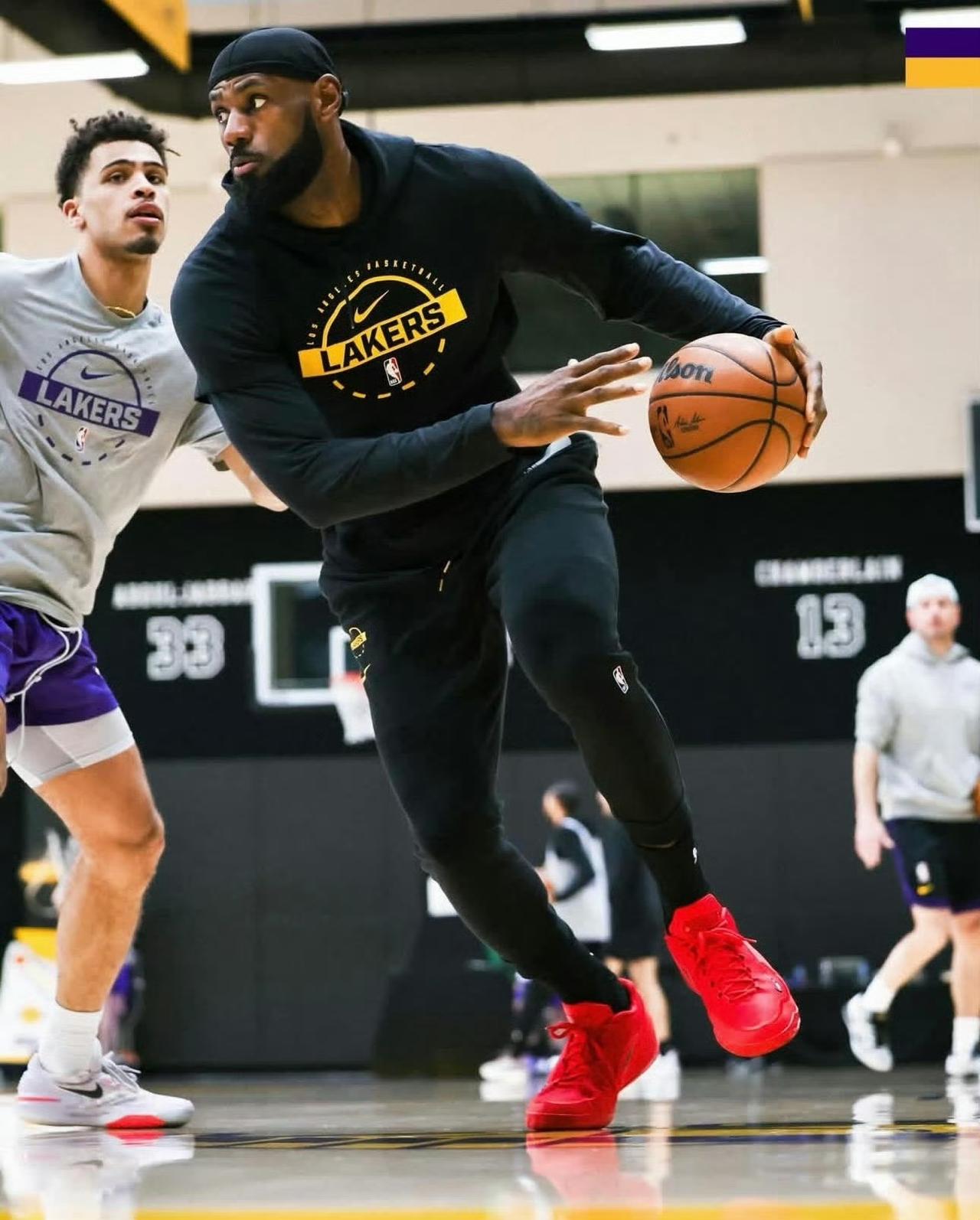 佩总启动B计划！距离2月5日交易截止日不足一月，湖人防守效率联盟第21，顶级3