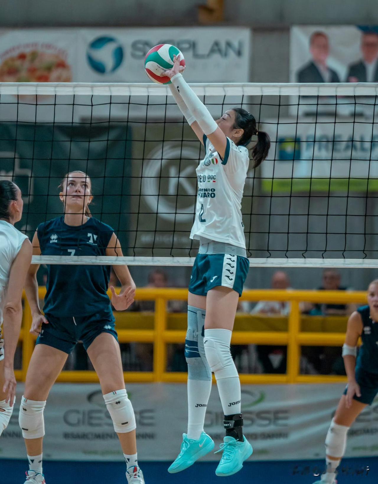 北京时间9月6日，科内利亚诺女排以3-1力克特伦蒂诺，迎来新赛季热身赛开门红。但