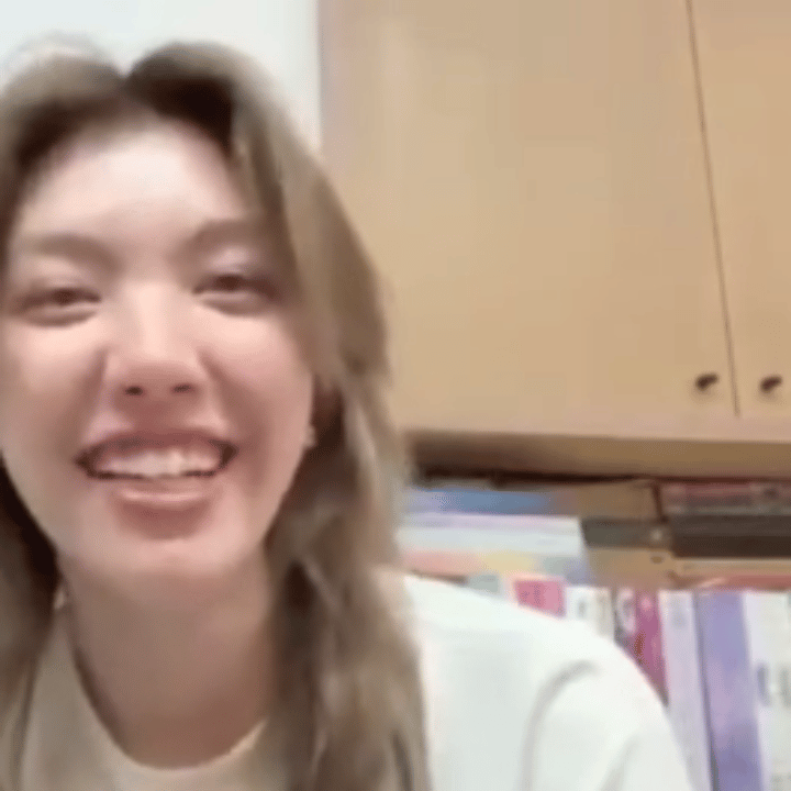 又回到了这顿没吃完下顿就喂到嘴边的日子了​​​