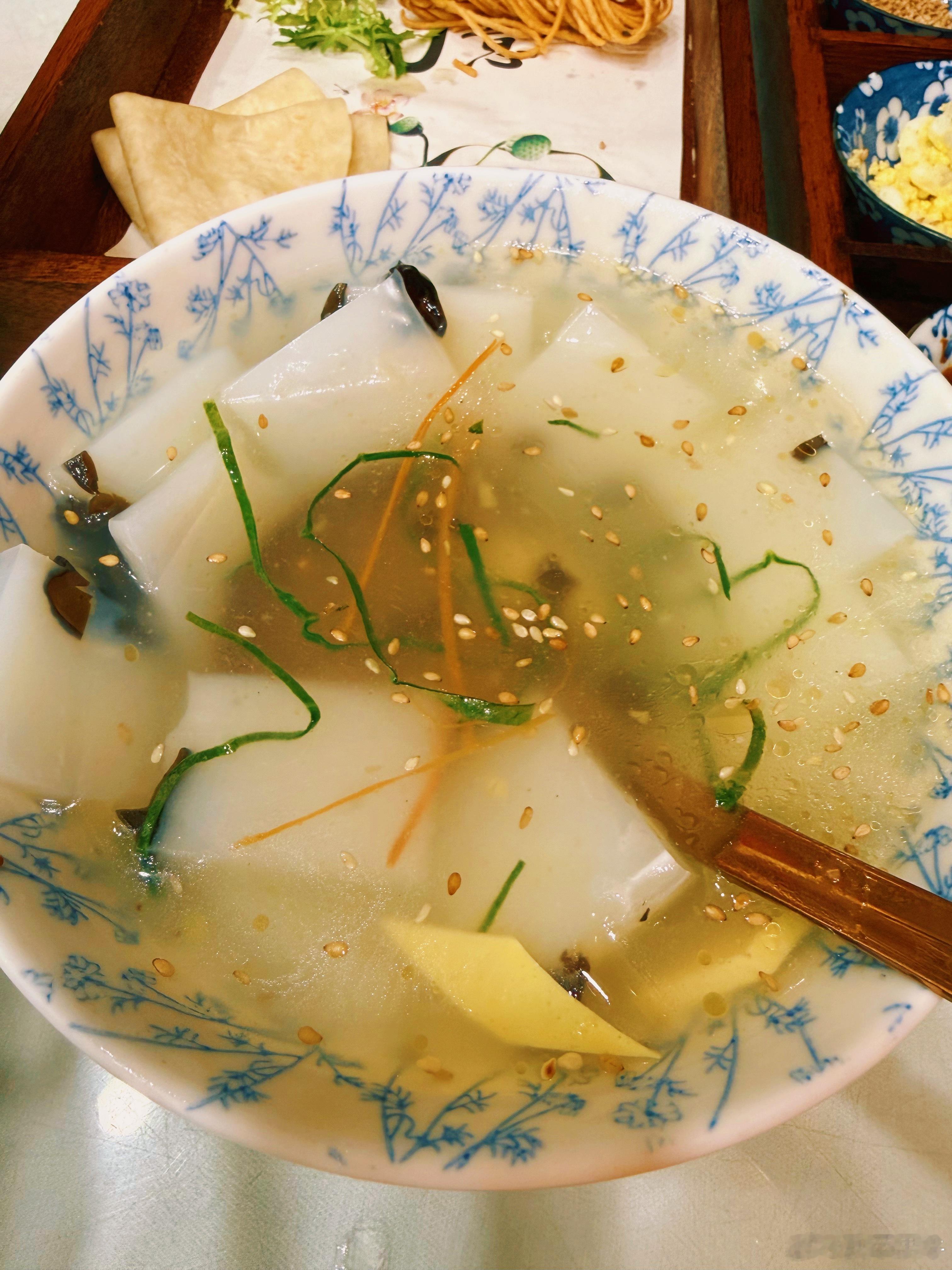 打一美食第一个猜对的一杯奶茶苹果牛​​​