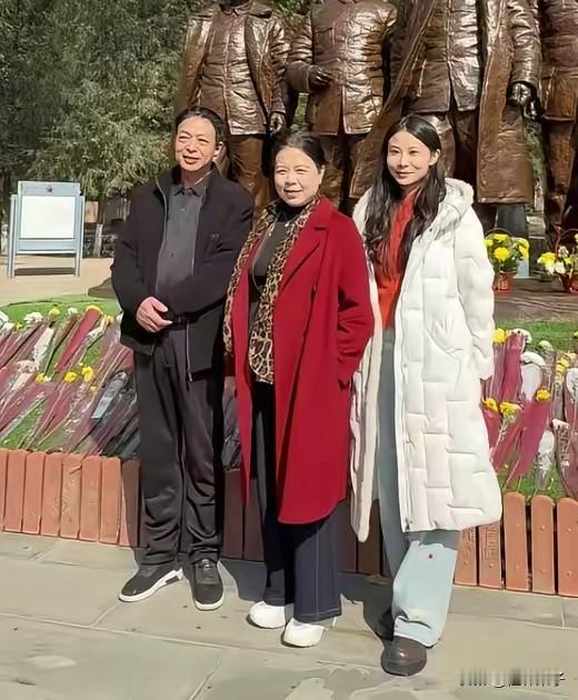 小熊直播口无遮拦拿许敏说事，声称许敏一无所有，亲儿子族谱还在郭家。小熊直