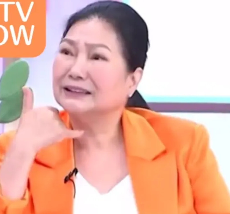 s妈口口声声说，大s是因为给汪小菲生孩子，才导致了她去世的！可是她难道忘记了，她