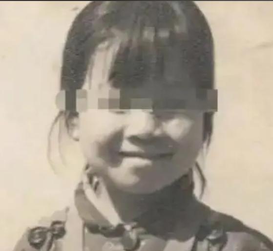 1990年，陕西13岁女孩亲手毒杀了父母，警察找上门时，女孩黝黑的脸上展现出洁白