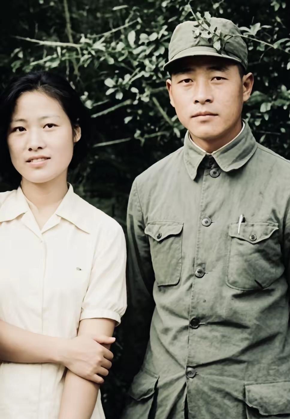 这张照片拍摄于1941年，地点的话位于淮北抗日根据地，这是新四军第四师的师长彭雪