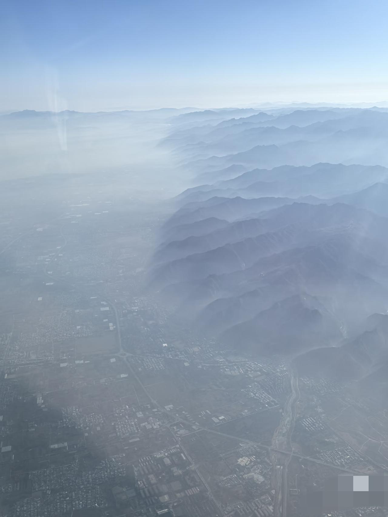 换个视角看秦岭和西安，才能真正感受到靠山这个词的含金量[呲牙笑]
