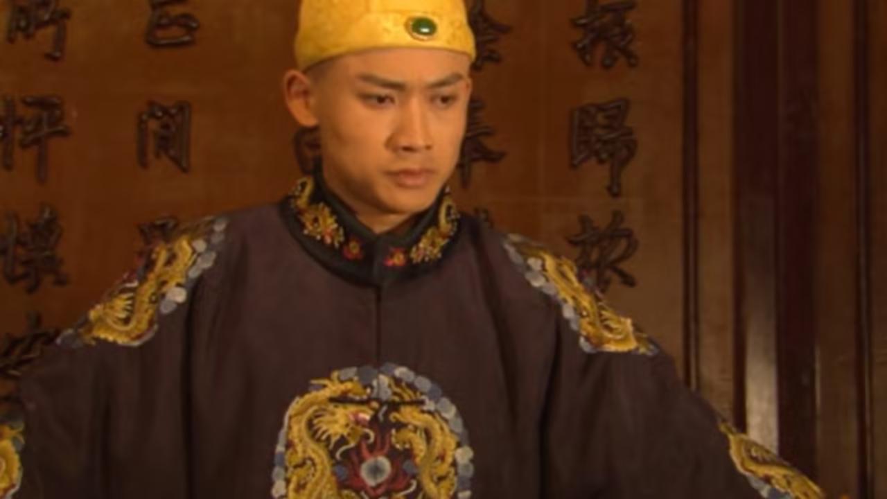 1751年，一份假冒孙嘉淦名义的奏折在全国十七个省疯传，内容列举了乾隆"五不解、
