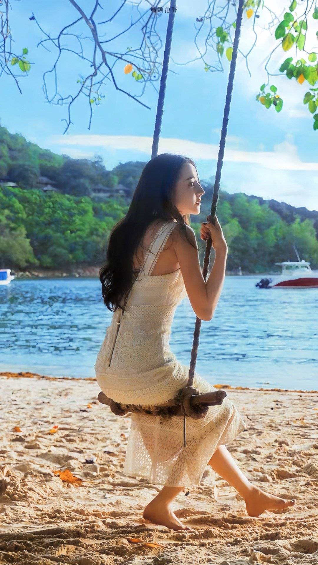 迪丽热巴，翘臀。