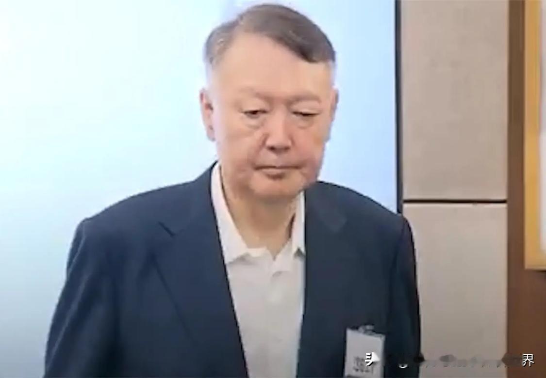 尹锡悦想换个大房子，他说自己被捕后在6平米牢房生活艰难，对自己的身体健康极为不利