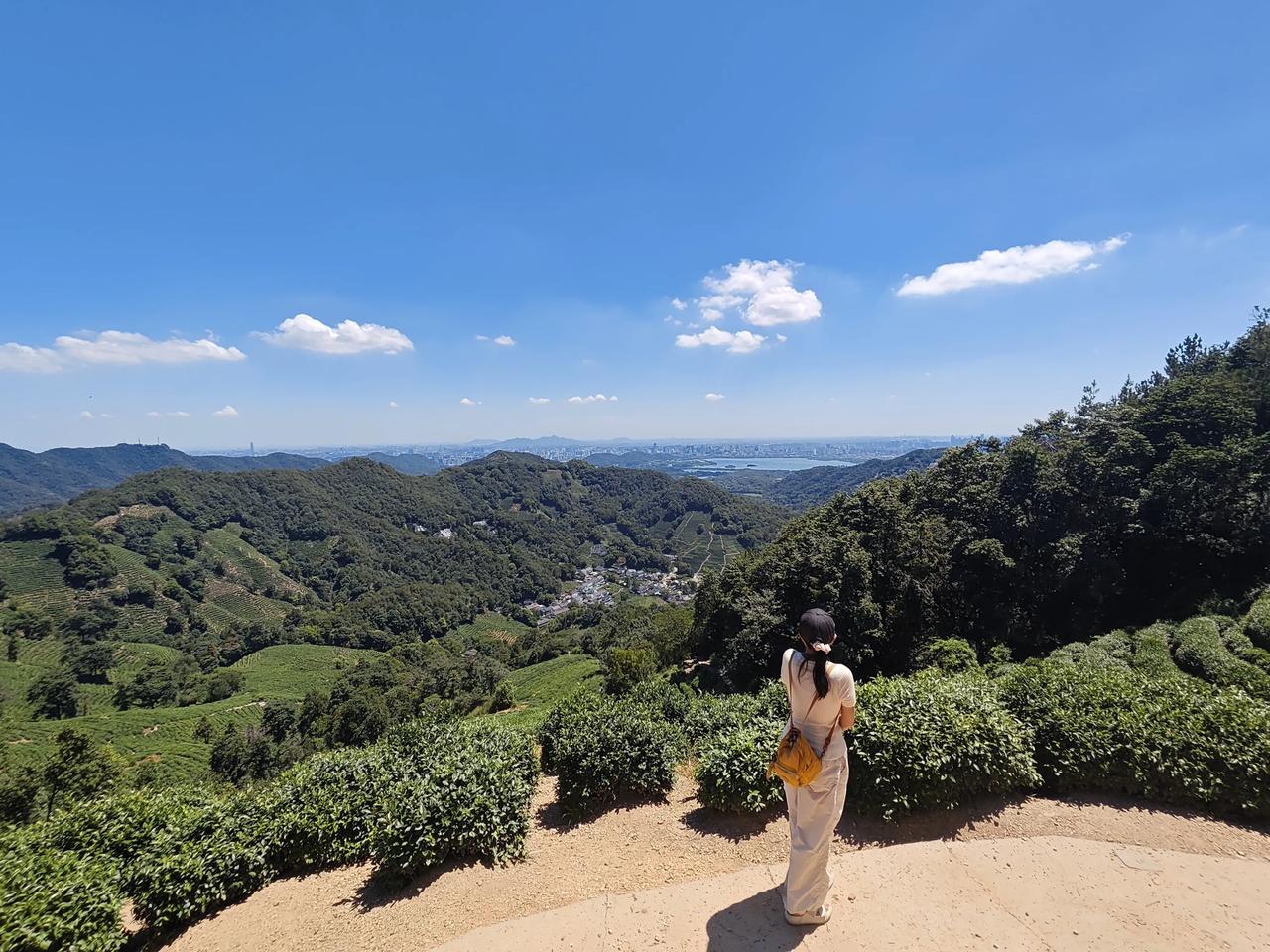 杭州九溪“千沟万壑十八涧，重峦叠嶂落九溪。”九溪十八涧夏日最热闹，这里是杭州种植