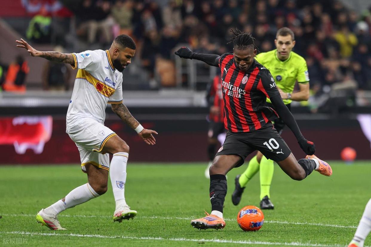 【米兰紧追不舍，主场小胜莱切】真正的1-0主义来了。意甲第21轮，AC米兰主场1
