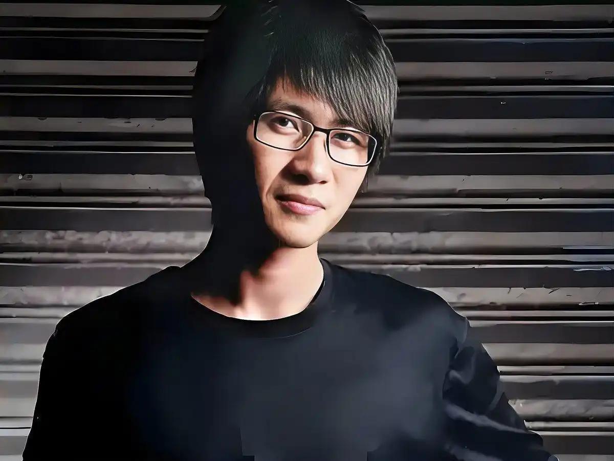 吴京现在估计有点无奈了。他怎么也不会想到，自己带着《镖人》进了春节档，对手是