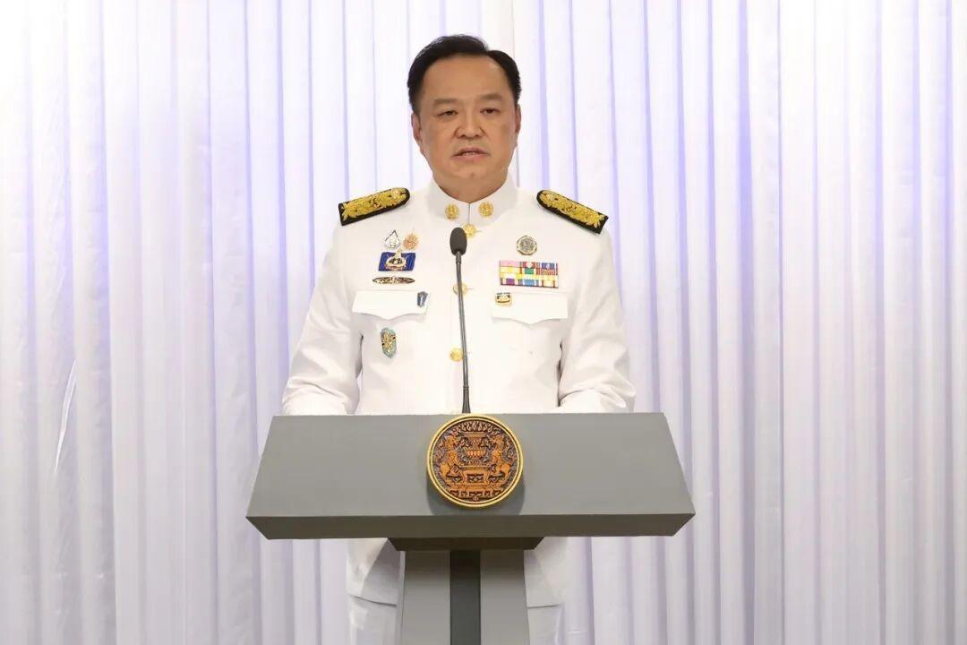 当着中方的面，泰国总理用一首中文歌曲，说出了他的心里话在访华期间的正式午宴上