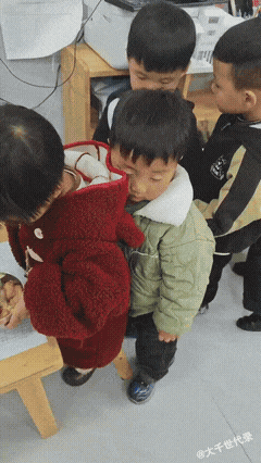 做了个梦，好像在吃饭。