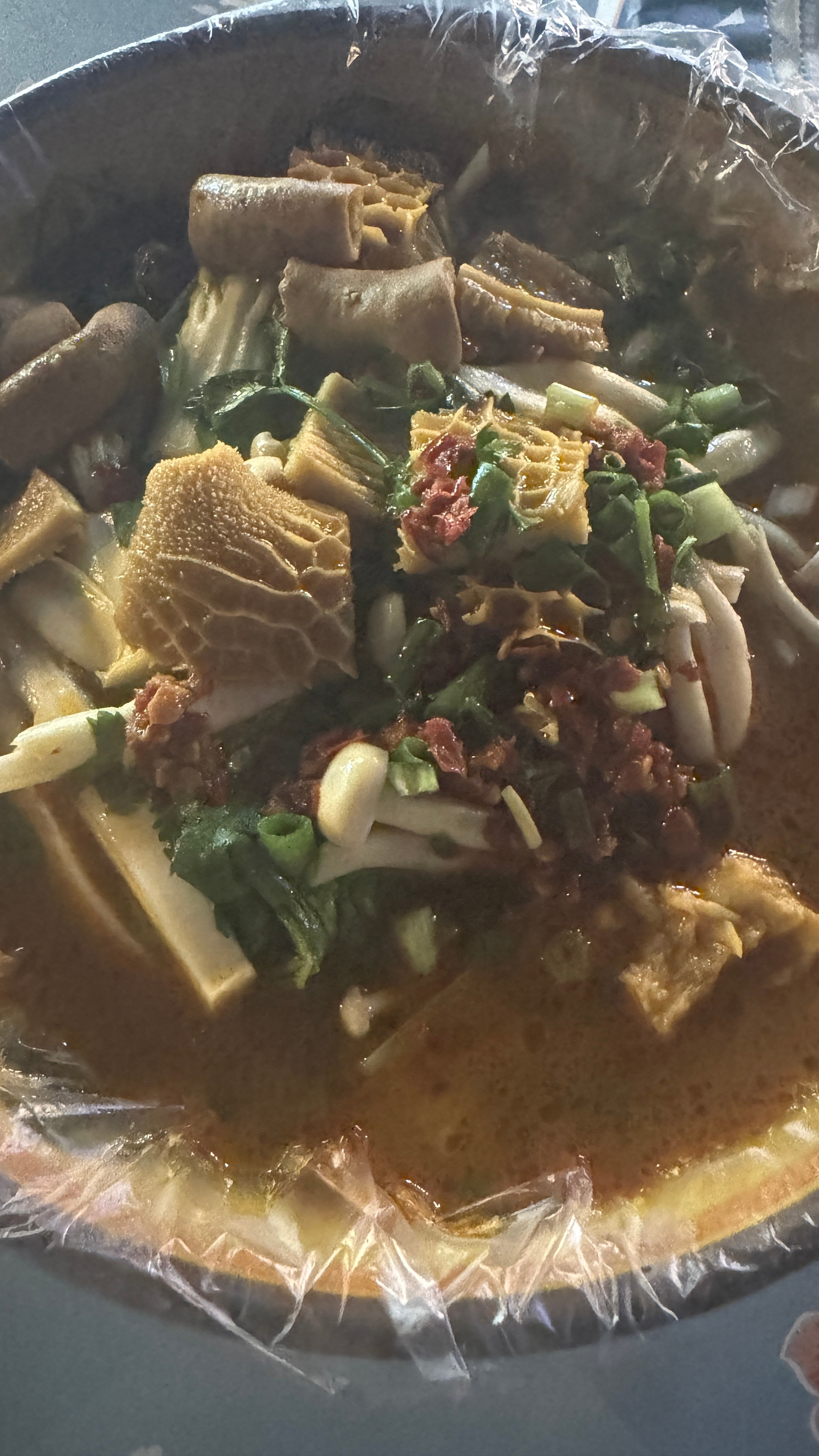 有没有觉得现在的地摊卖的价格比门店还贵哇[笑着哭][笑着哭][笑着哭]​