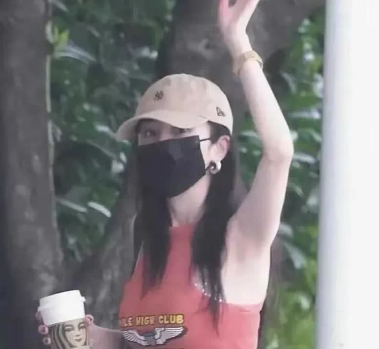 38岁杨幂私底下穿衣竟这么大胆！但身材真的很好
