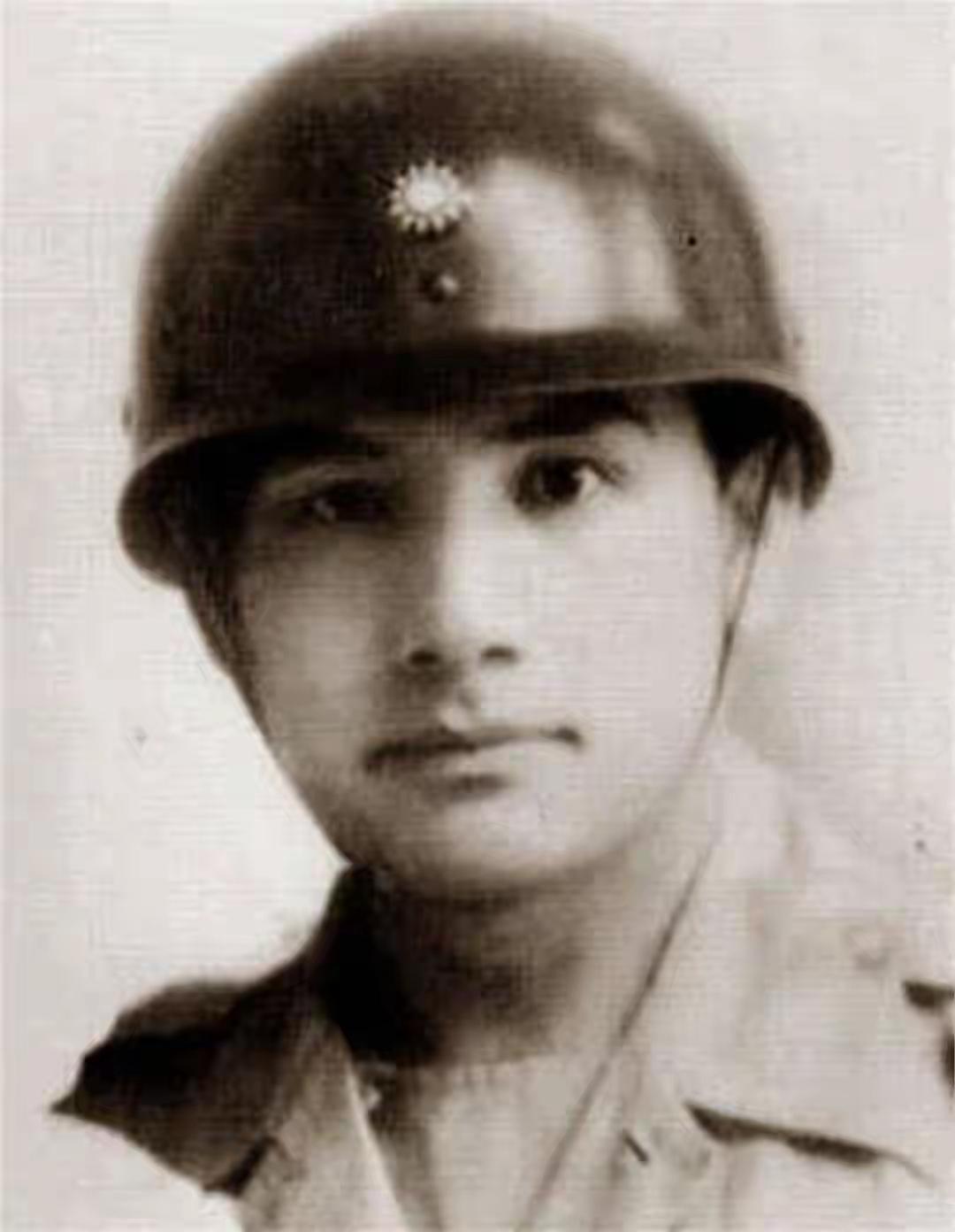 胡琏陷入华野重围，粟裕登上山头大吃一惊：11师哪来的这么多碉堡望远镜里密密麻