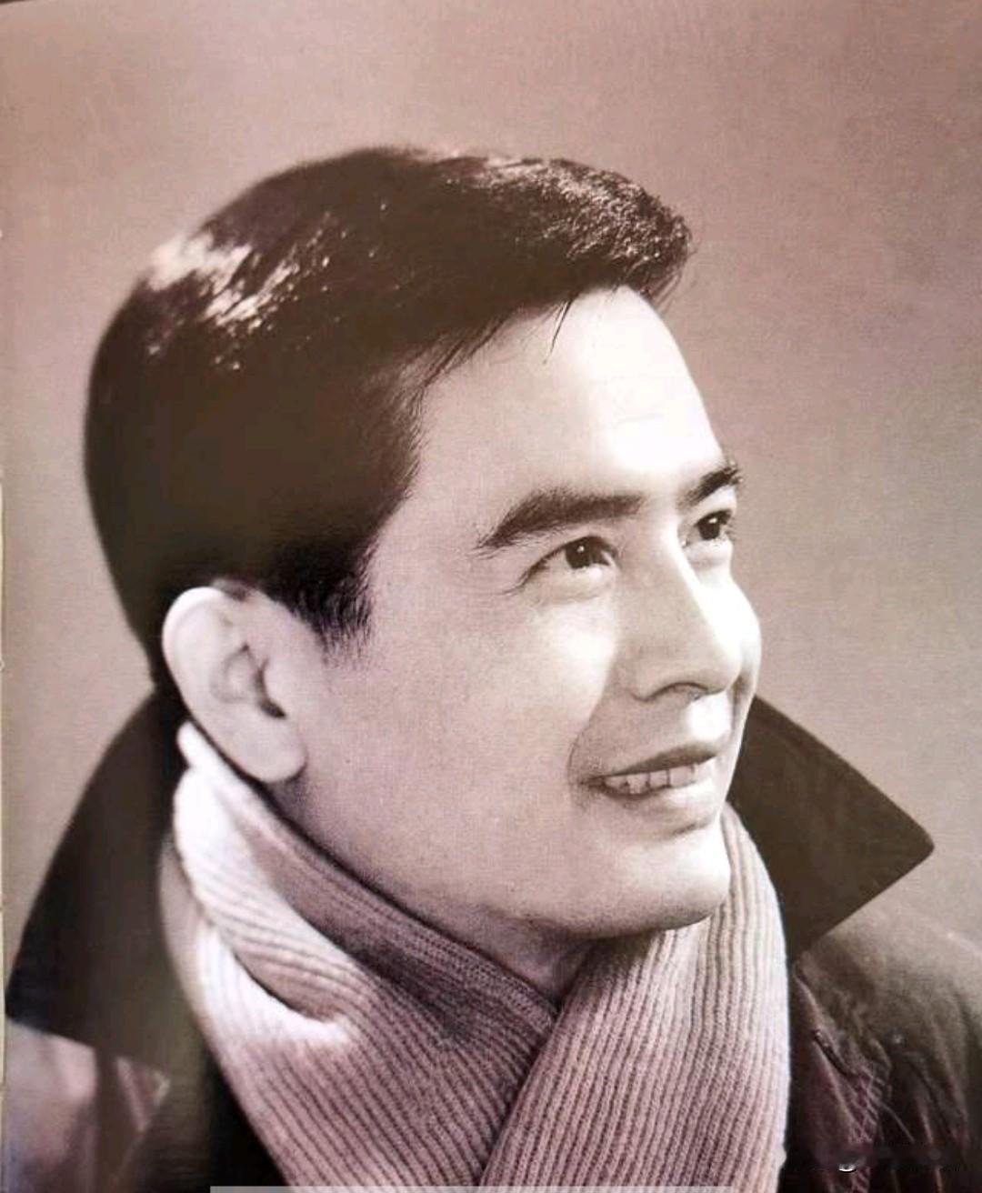 大家还记得这位男演员？他今年83岁，土生土长河北人，毕业于北影电影学院。他年