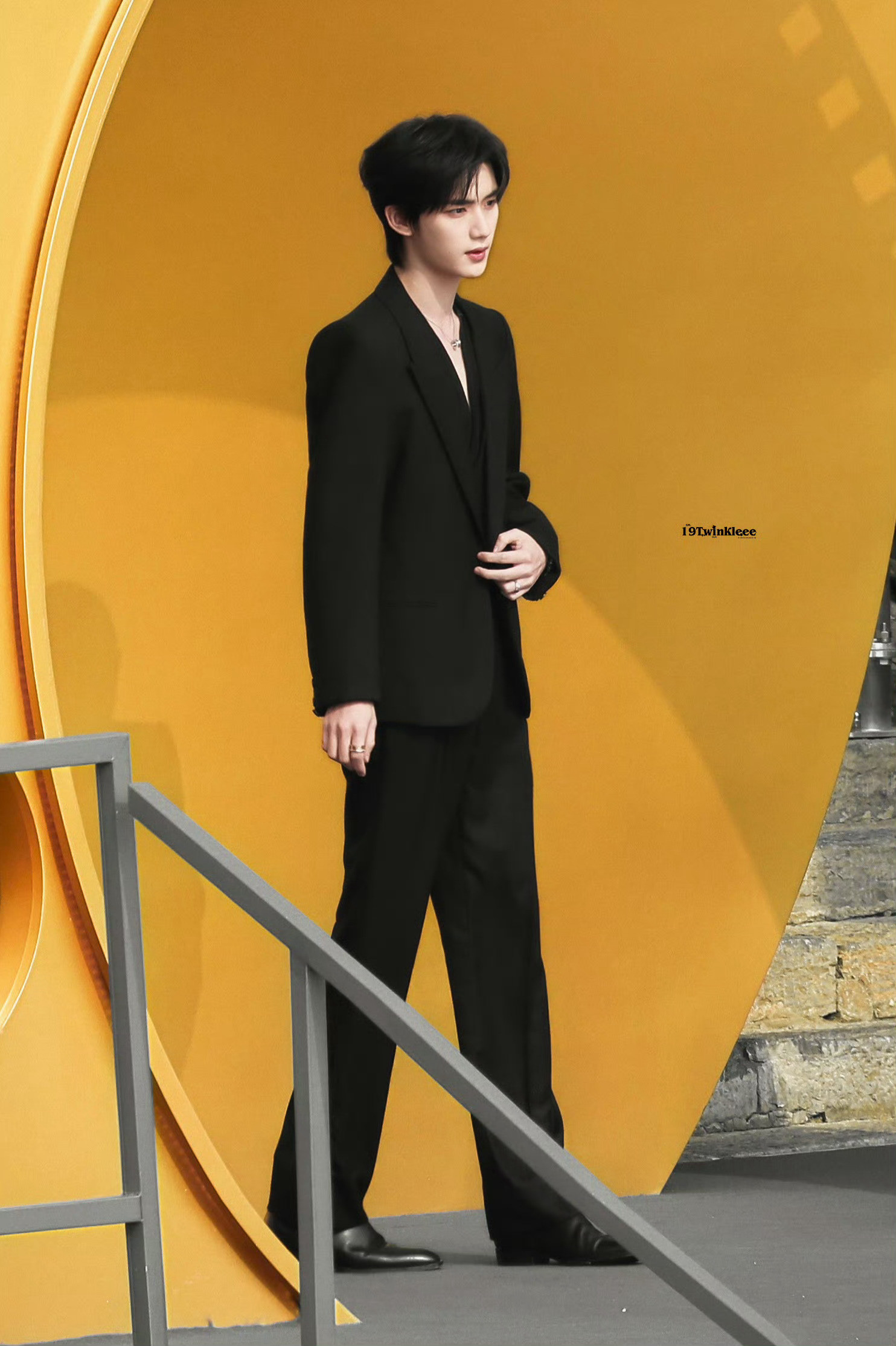 欧巴的领口。。🥵给丁程鑫宇宙不解释丁程鑫低深v西装丁程鑫穿深V西装了​​​