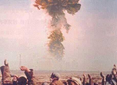 罗布泊一次核试验中，我国放飞50只军鸽，结果只回来45只。科研人员不知道的是，没