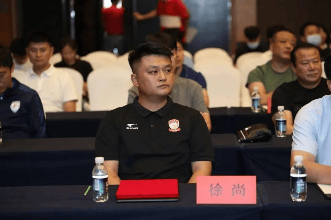 西海岸投资人: 个人今年投入5-6千万, 二转前曾出现财政危机