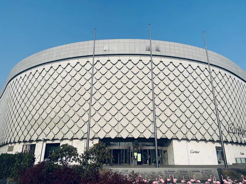 选性价比高的电视，还得看国产品牌。2026年Q1数据显示，海信、TCL等八大国产
