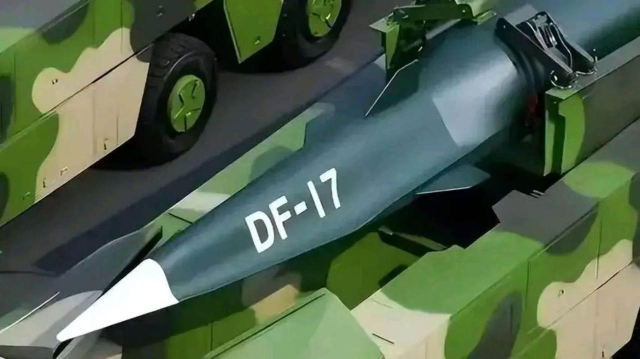 东风-17实射画面首次公开，时机暗藏深意。央视罕见公开重磅画面！多辆东风-17发