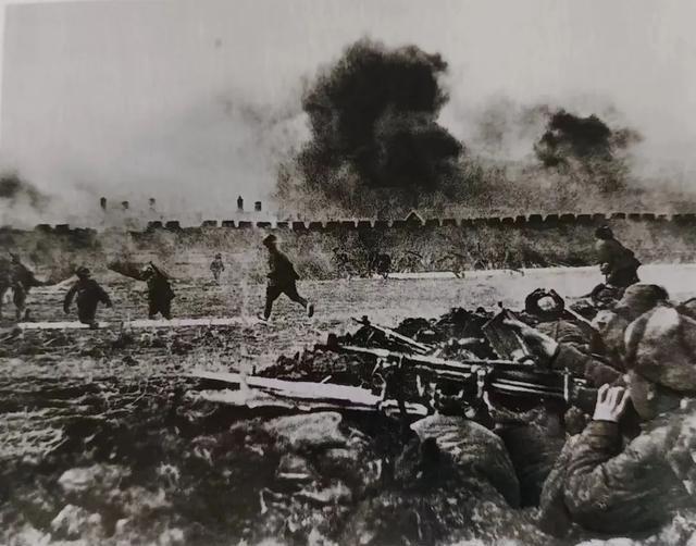 1945年12月，日本投降后，八路军21旅奉令前去鞍山、辽阳一带剿匪，交战中旅长