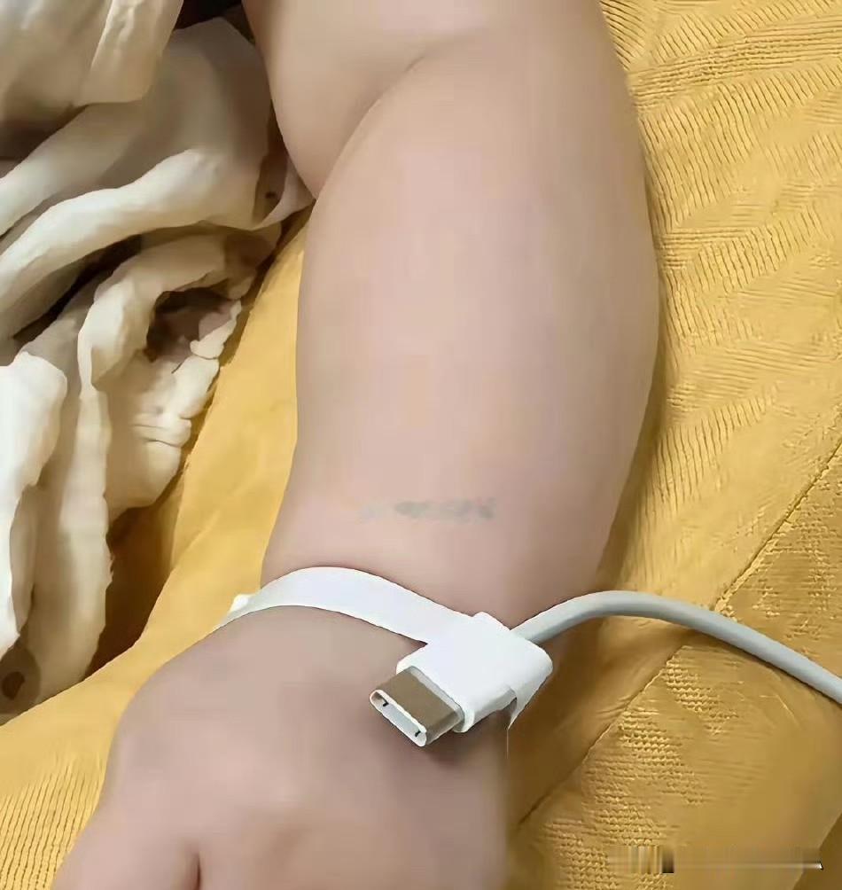 这是只有爸爸才想得出来吧，小孩子也太配合了​​​带娃
