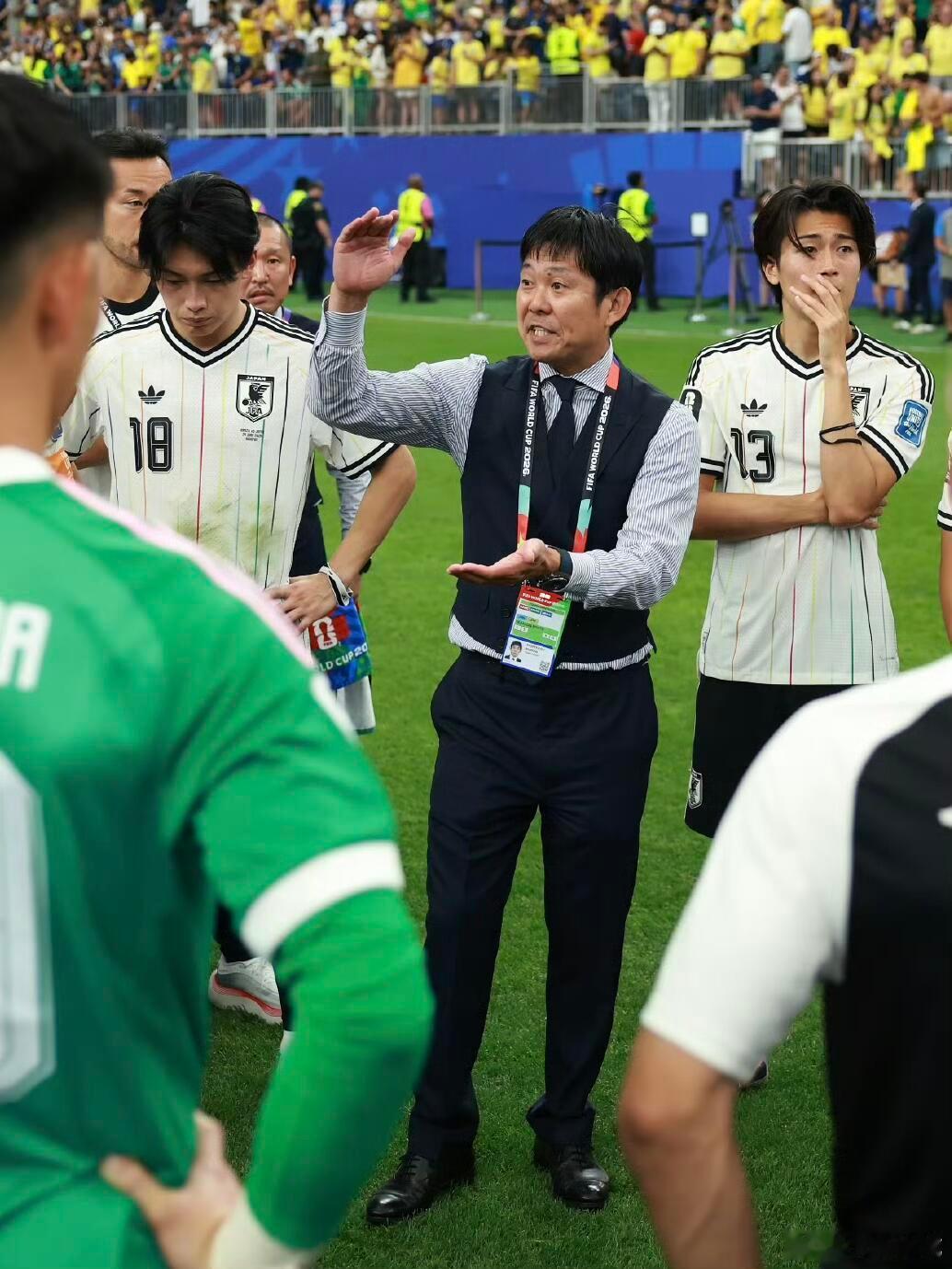 森保一向日本球迷道歉：我能力不足世界杯淘汰赛首轮，日本1-2不敌巴西被淘汰出局。