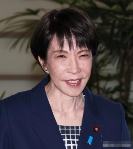 75%的产能，一口气签到了2038年，这回日本是真的急眼了。最近有个消息，看