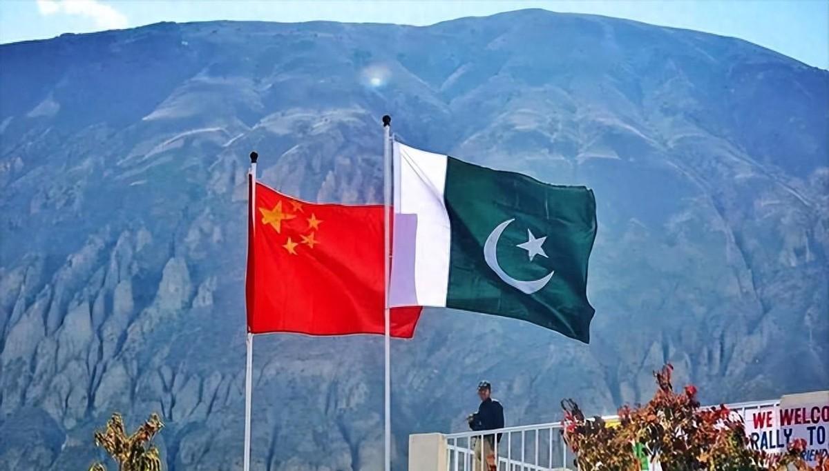 笑不活了！一向自诩“南亚霸主”的印度，这回在全世界面前彻底破防了。某档收视率