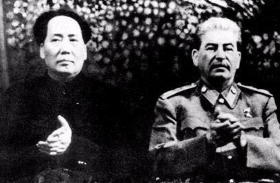 1949年4月18日，斯大林给毛主席发电报:如果红军敢渡过长江，将面临美国的打击