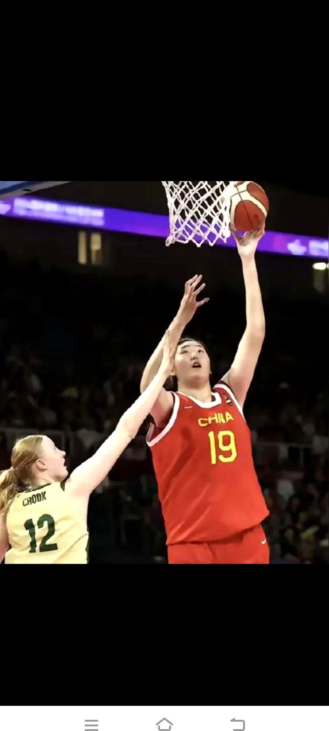 张子宇2米26的身高，现在反而成了甜蜜的烦恼。U18亚洲杯上她简直是降维打击