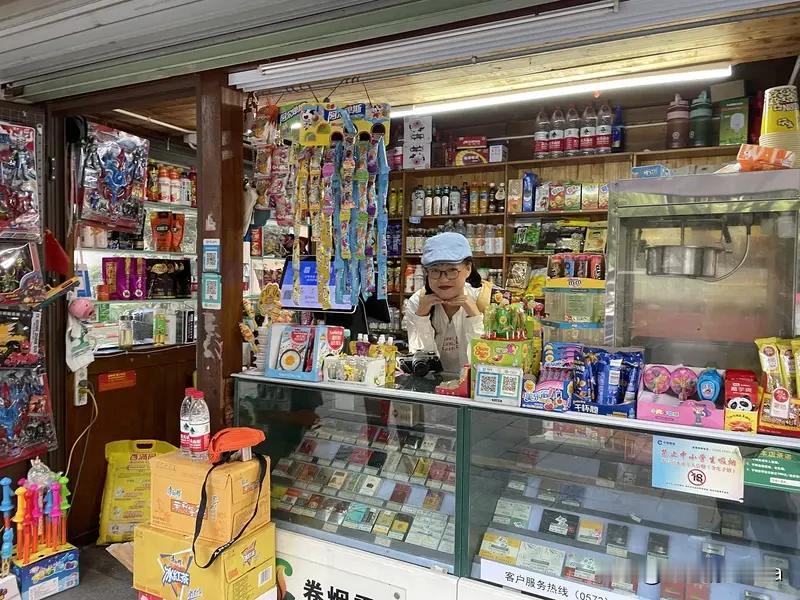 面对突如其来的“横财”，不同的人会采取不同的做法。此前有新闻报道，一位彩票店老板