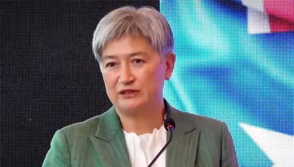 澳大利亚总理要访华，但其外长黄英贤7月10日却在东盟外长会大放厥词，大肆炒作“中