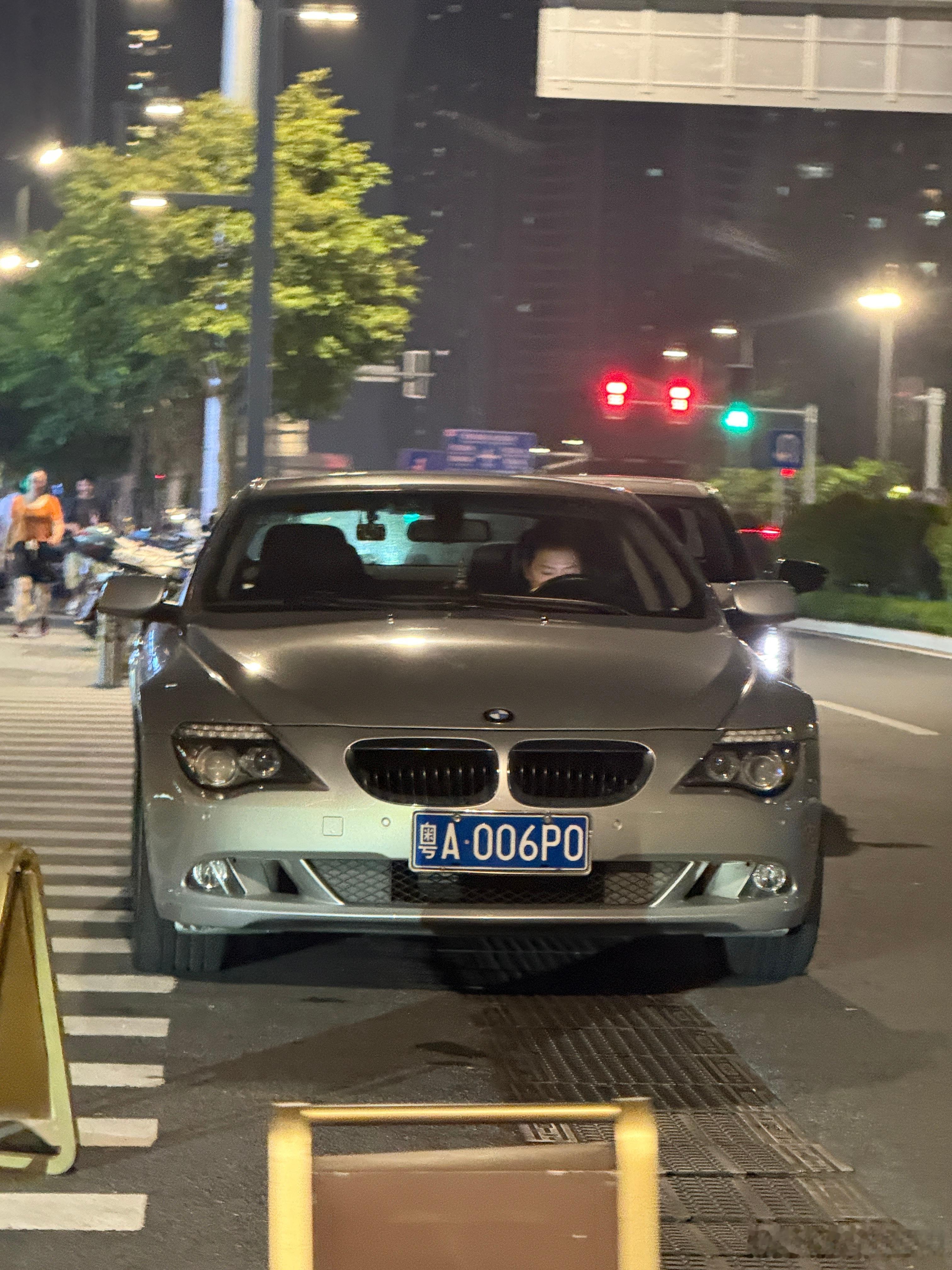 之前邻居的一手E626系要卖问我要不要，结果那段时间太忙我给忘了这事，后来邻居