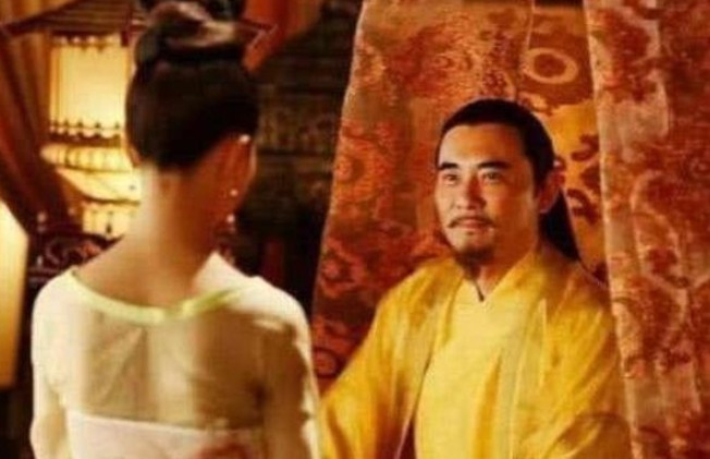 公元809年，唐宪宗趁郭贵妃不在宫里，想要临幸她的宫女郑氏，他说：“听说相士算出