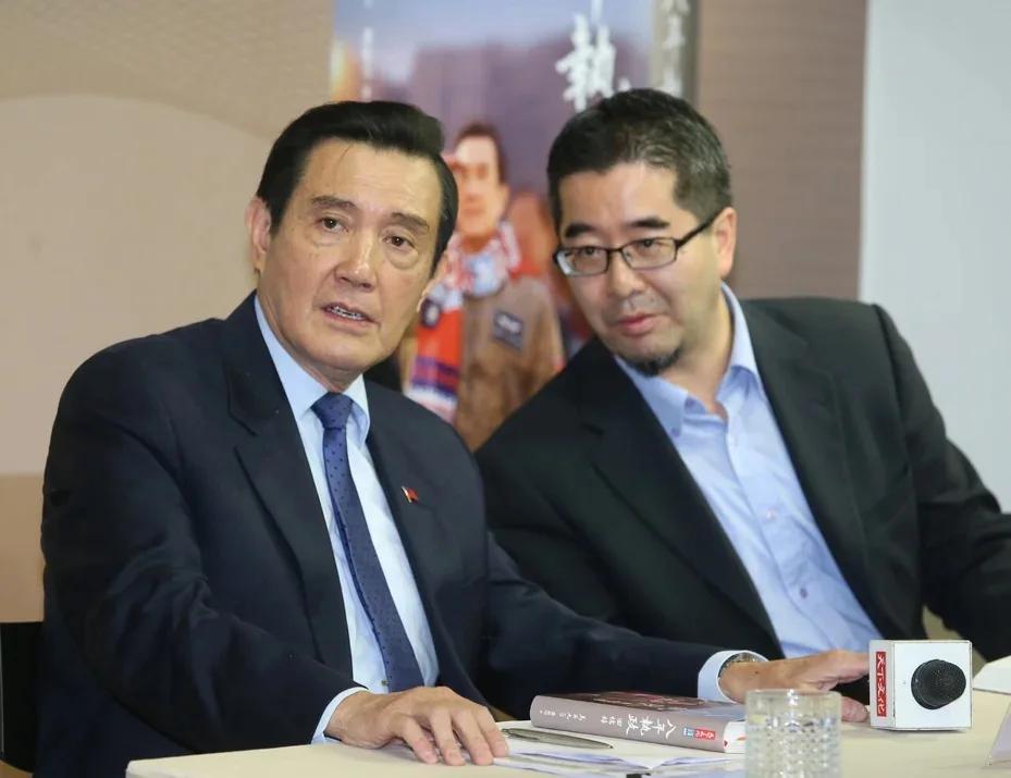 马英九基金会记者会提照片等事证，称萧旭岑去年10月底去大陆没告知马英九马英九基