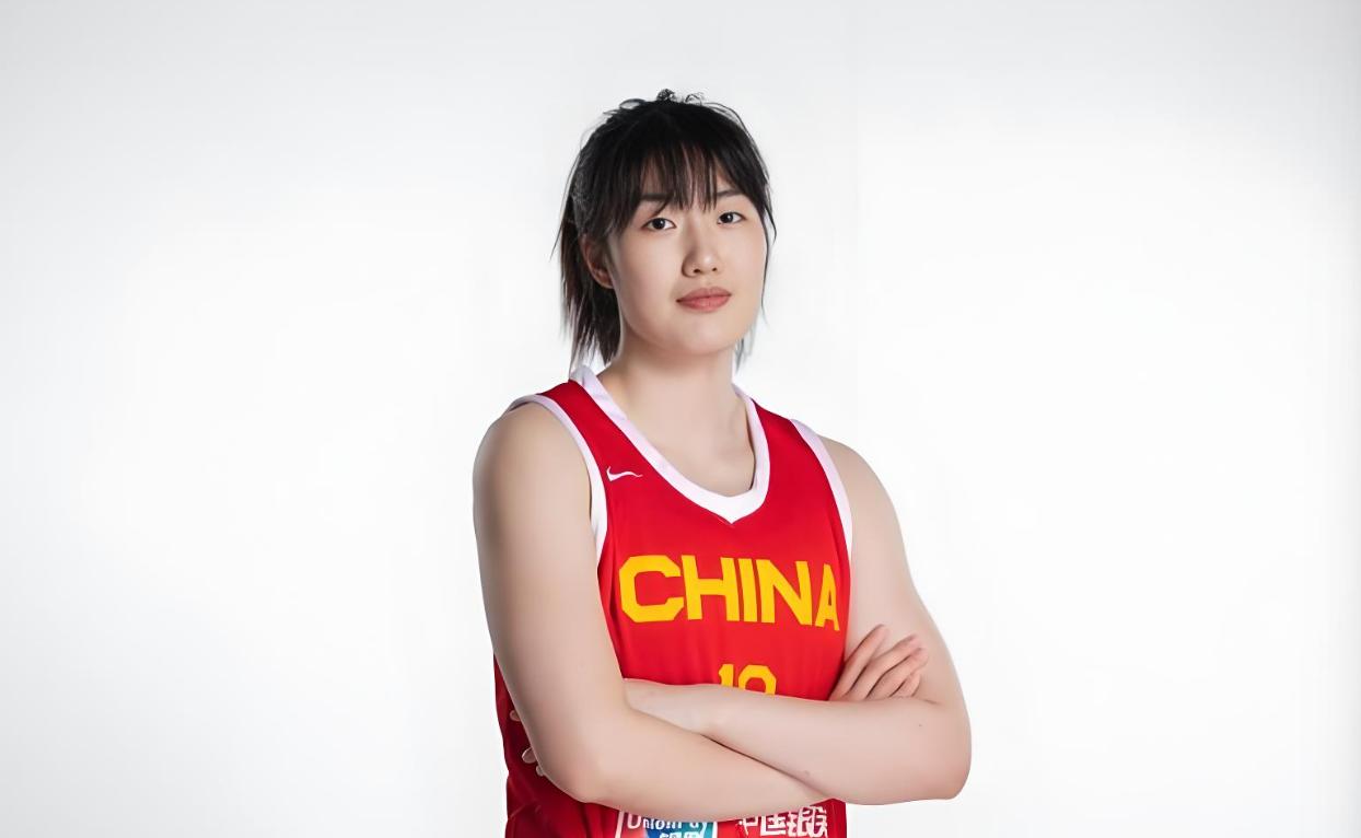 离谱，女篮25岁国手连续首发，10投0中，球迷：快送走！中国女篮与尼日利亚队的