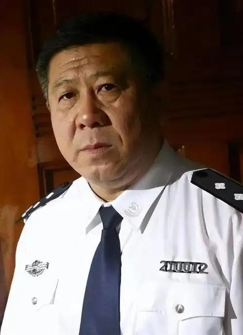 程煜被儿子侵吞房产！房产证被改，老炮儿气到住院？2025年7月曝光的报道显示