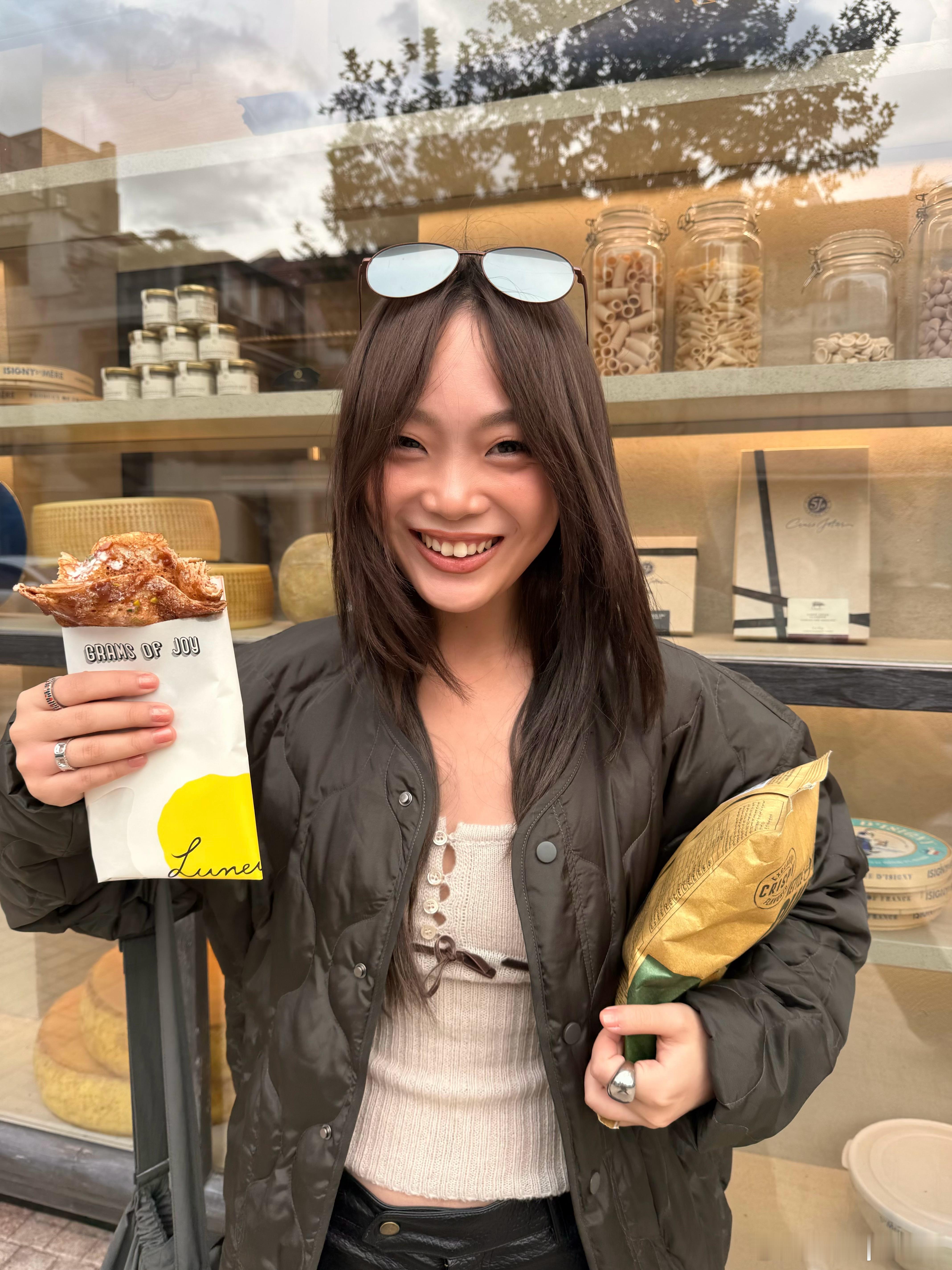 吃完这个可丽饼我就看上条留言