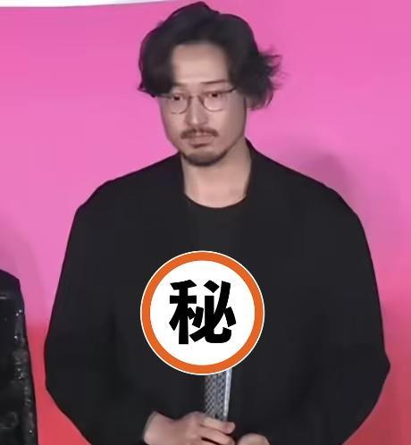 王传君拿了影帝，全场最安静的人是他。白百合没来，话没说一句，但所有人都懂了。