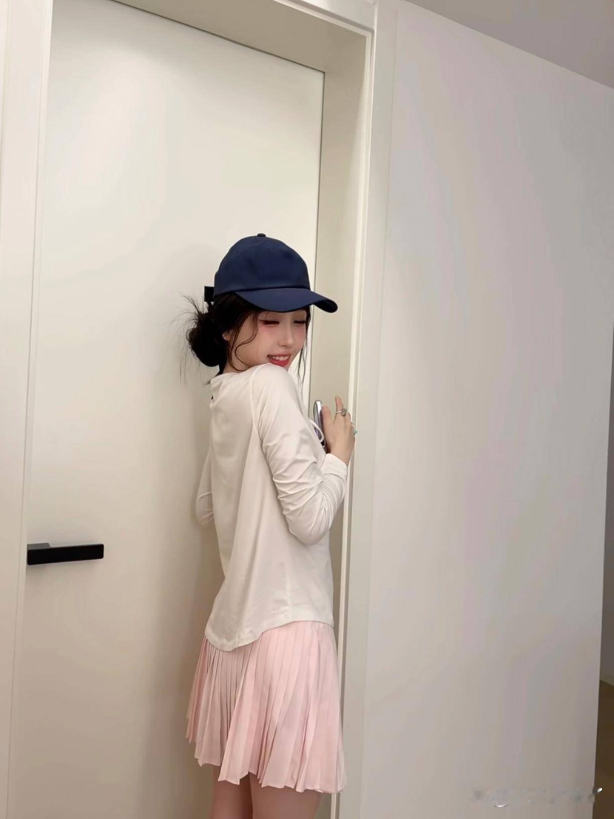 虞书欣侧脸杀，好好看的一张脸！