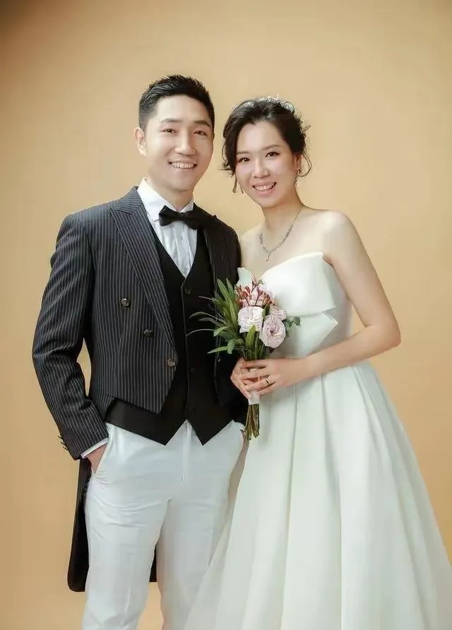 李隼女儿结婚，也孙颖莎提了个醒！大家都知道，李隼有四个女徒弟。