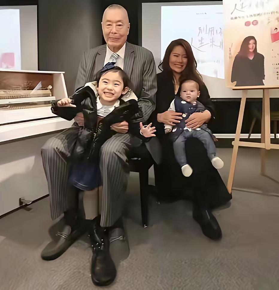 87岁钢琴泰斗刘诗昆，如今定居美国纽约，坐拥600平顶层复式豪宅，真是人生赢家。