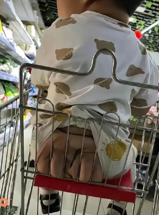 家长可长点心吧！可怜的娃娃！