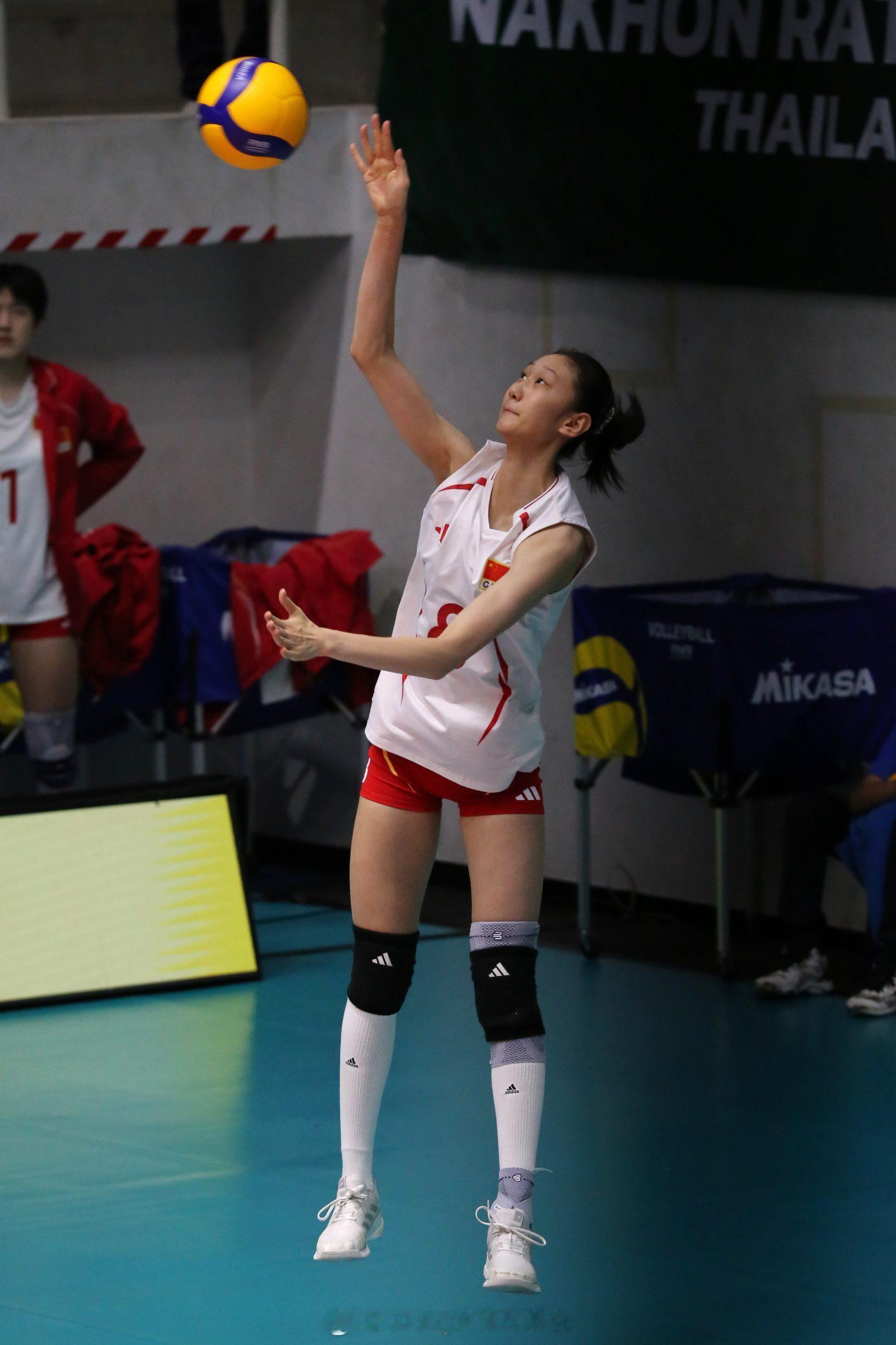 8号张一佳，2010年3月24日出生，190或191cm，内蒙古人，在黑龙江铁力