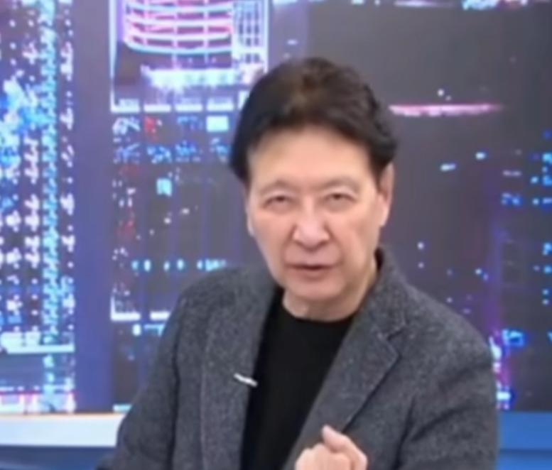 赵少康又在他的节目上埋怨中国大陆，他说台积电是台湾的守护神山，现在一半被美国搞走