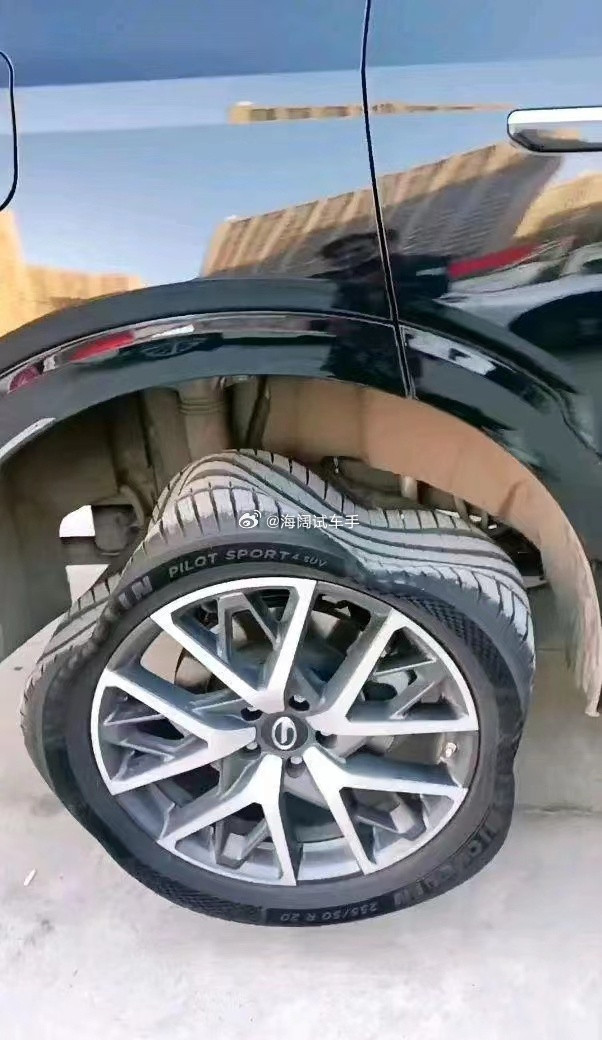 这轮胎经历了什么？？？不会是P的图吧？？？海阔试车超话